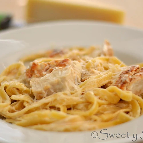 Fettuchine Alfredo Con Pollo